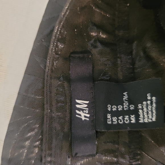 H&M Skirt - Picture 3 of 4